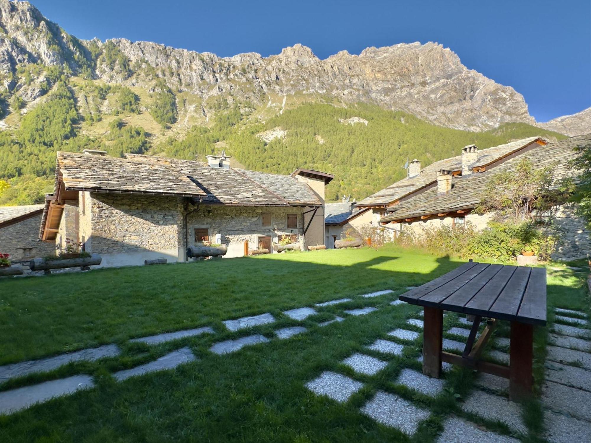 La Mizoun De Marguerito - Appartamento Genziana Chiappera Exterior foto