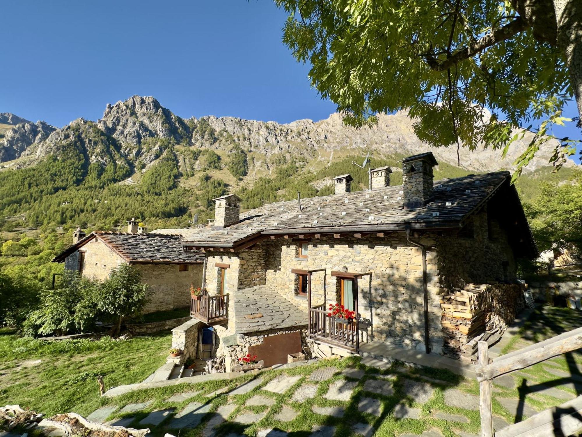 La Mizoun De Marguerito - Appartamento Genziana Chiappera Exterior foto